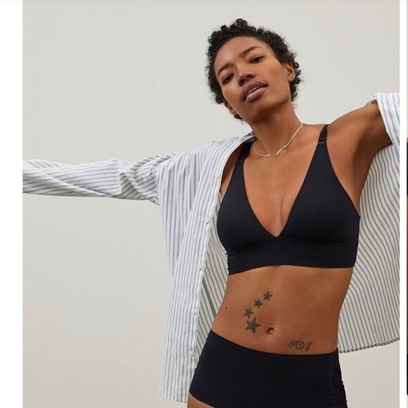 Everlane | The Invisible Bra - Picture 4 of 10